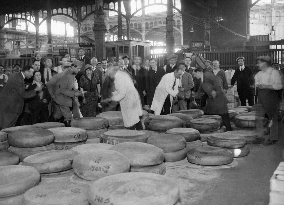 Inauguration of a room in the cellars of Les Halles for the conservation of cheeses, in Paris, 1930