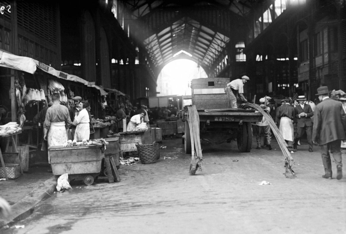 Les Halles, Paris central market, in 1929 in Paris.