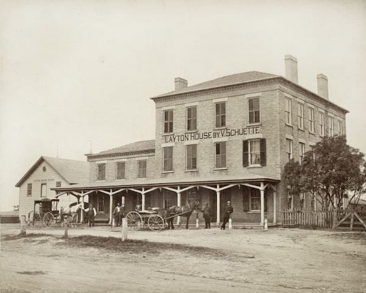 Forest Home Avenue. This hotel was situated on what was originally a plank road between Milwaukee and Muskego, 1880