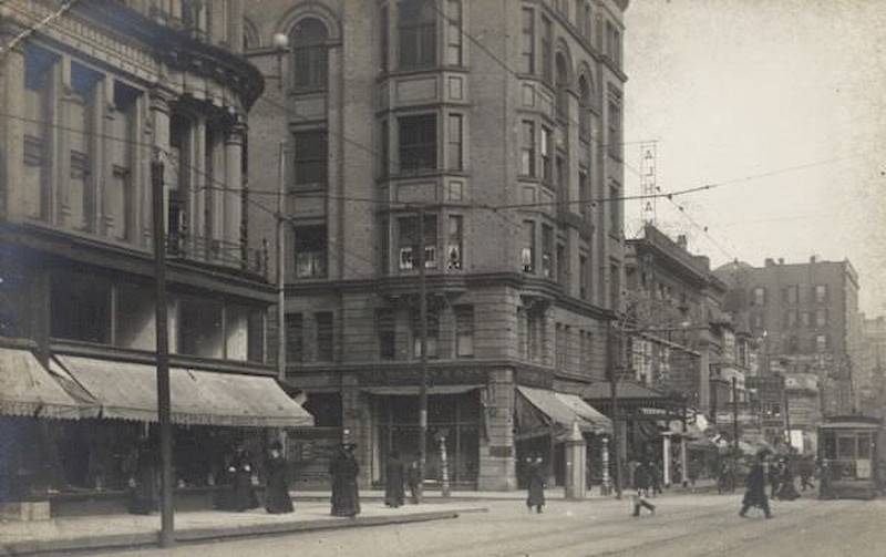 Grand Avenue at 4th Street, 1895