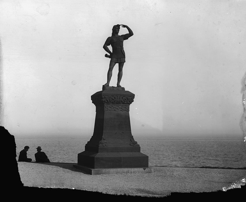 Leif Ericsson [sic] statue, Milwaukee, 1890s