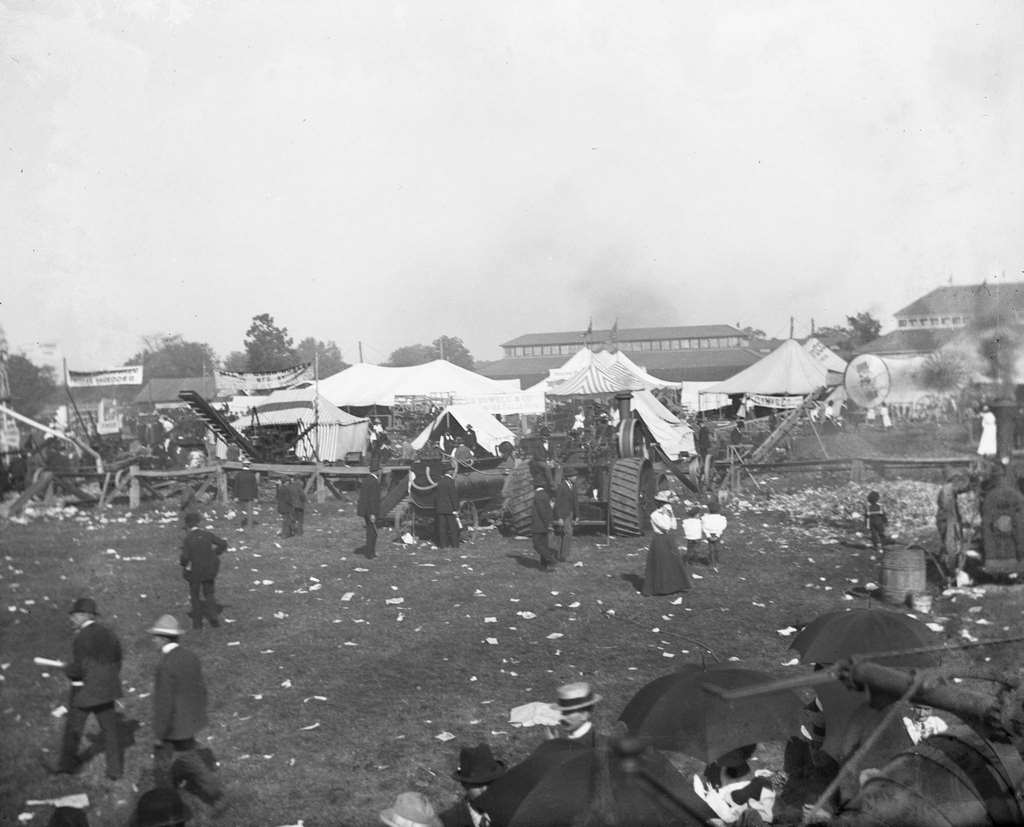 Crowds at the Wisconsin State Fair, Milwaukee, Wisconsin, 1899.