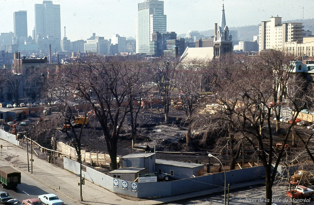 Building the metro at Parc Viger, 1964