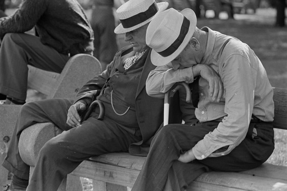 Men in park, Peoria, Illinois, 1938