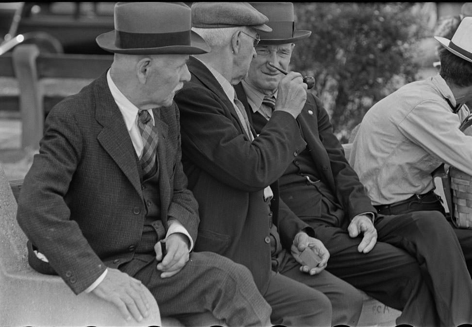Men in park, Peoria, Illinois, 1938