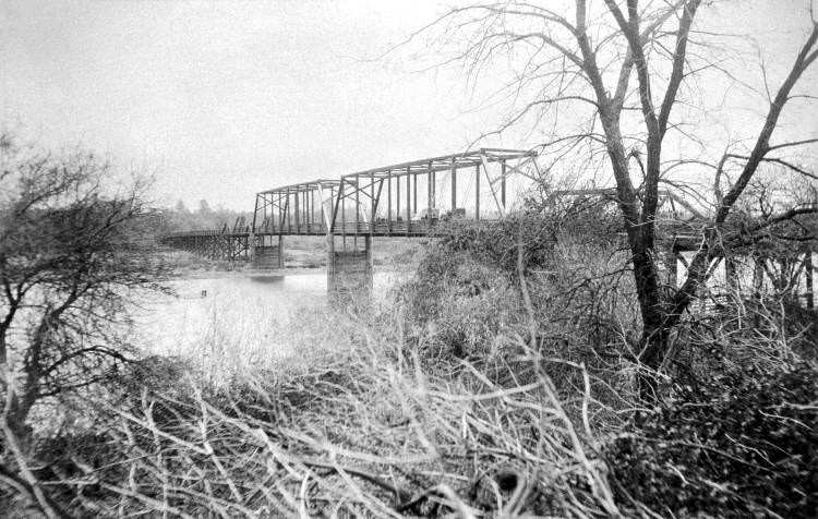 Bridge over Sacramento River, 1882