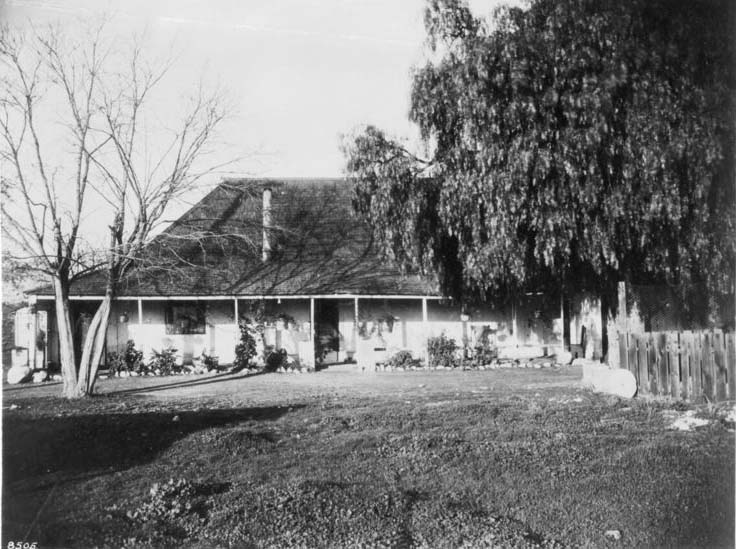 An old adobe house, Riviera (or Reviere?) Adobe, west of Jefferson and St. Andrews, near Western Avenue, 1886