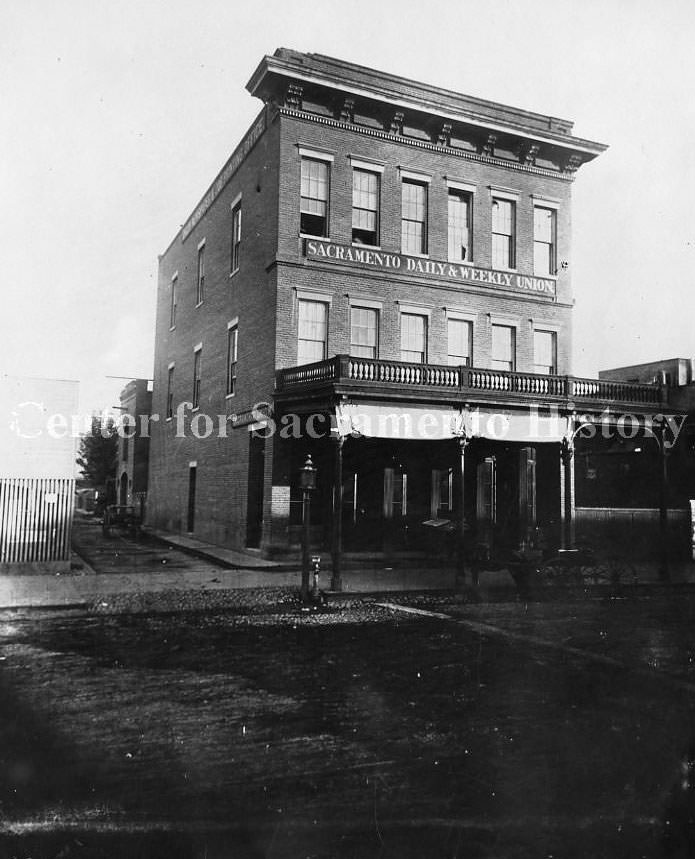 Sacramento Daily and Weekly Union newspaper office at 520 J Street about the 1880s. The newspaper started in Sacramento in 1851.