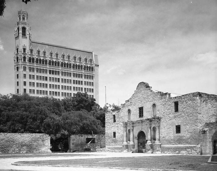 The Alamo and Medical Arts Building, 1950