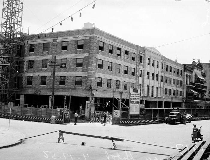 Construction of second north addition of Menger Hotel, April 17, 1950.