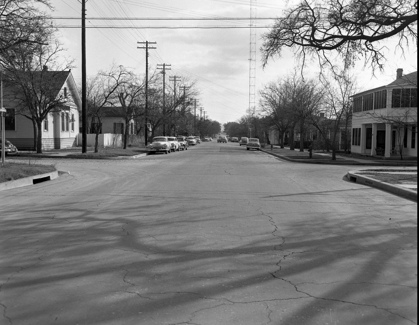 Looking south up San Antonio Street from the intersection at 16th Street, 1951