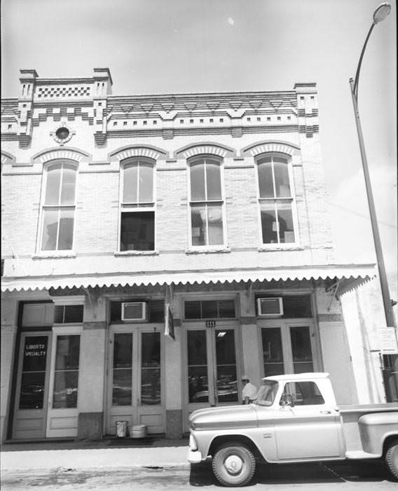 Heusinger Hardware Company, 111 Military Plaza, San Antonio, 1950s