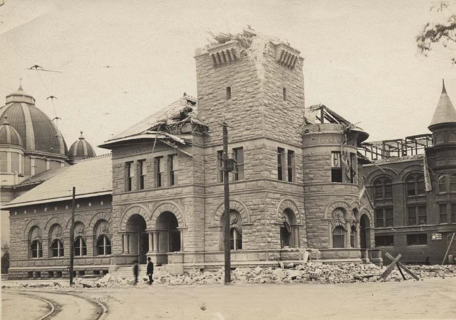 Earthquake damage to US Post Office at Market and San Fernando Streets, San Jose. 1906