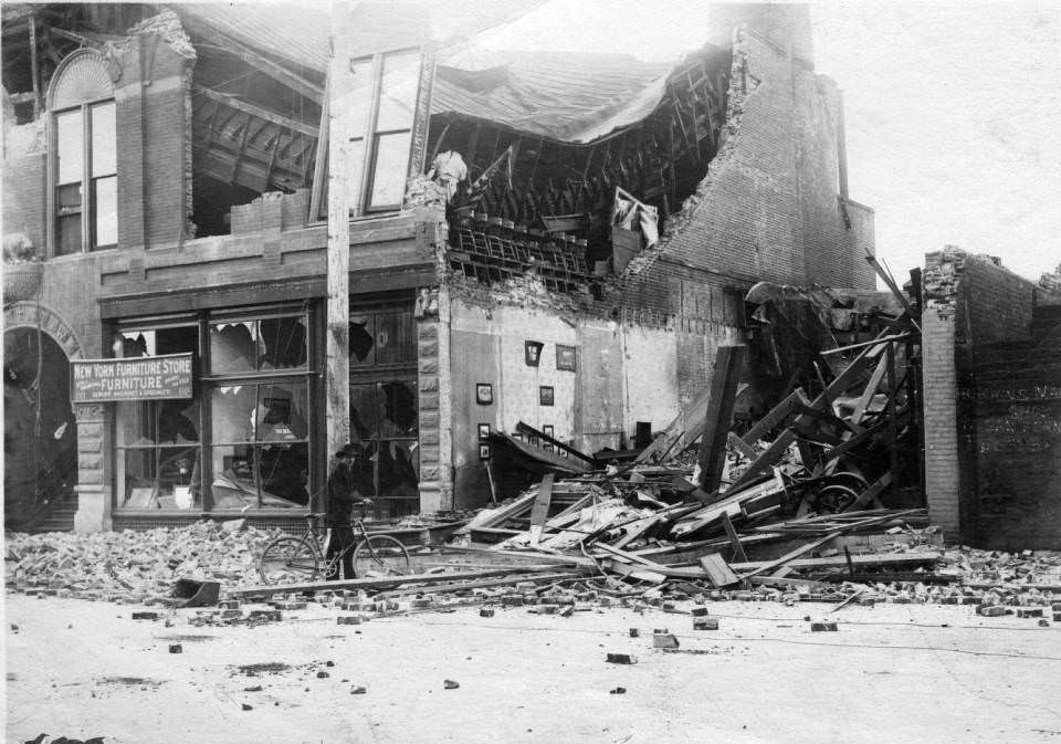 Earthquake damage on East San Fernando Street, 1906