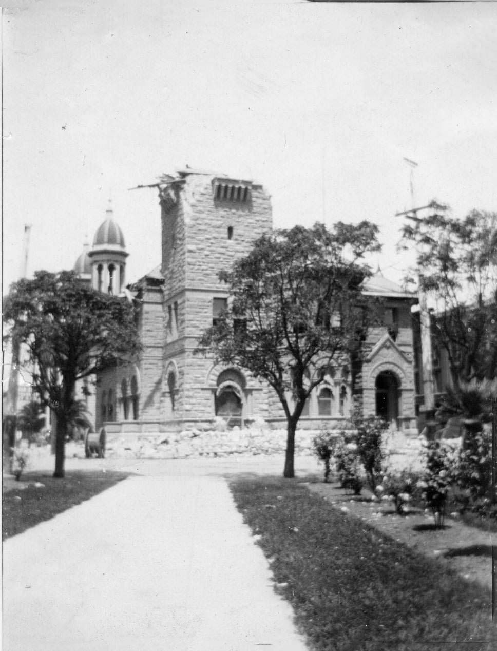 Earthquake damaged Post Office, 1906