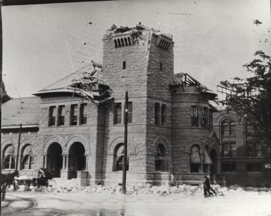 Damage to the San Jose Post Office following the 1906 earthquake.