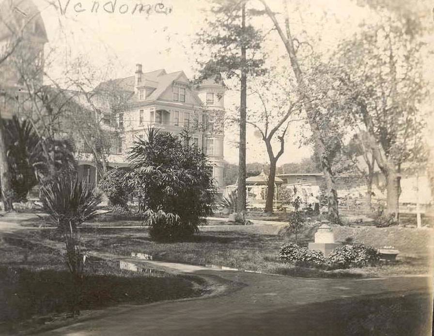 Hotel Vendome after 1906 earthquake
