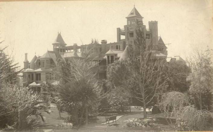 Sarah Winchester house before 1906 earthquake.