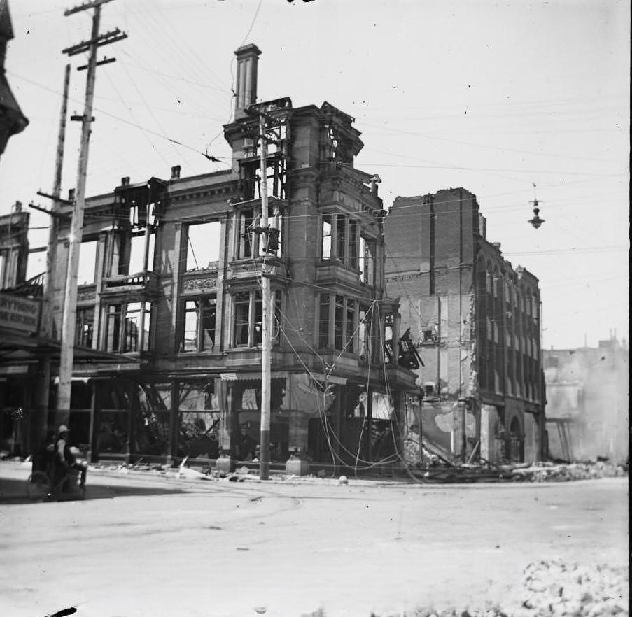 Earthquake damage to Dougherty Building, 1906