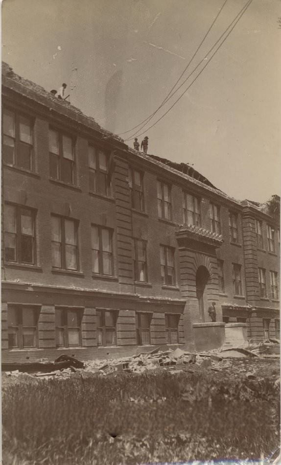 1906 earthquake rubble.