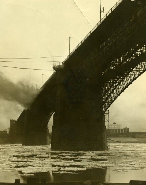 Eads Bridge-Icy River, 1936