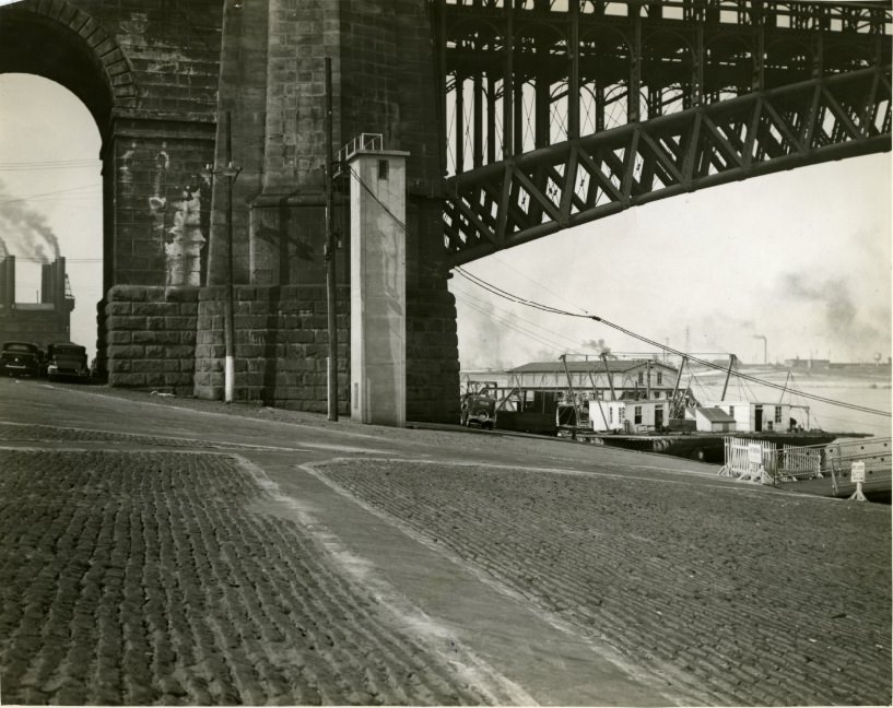 Eads Bridge-Mississippi River, 1936