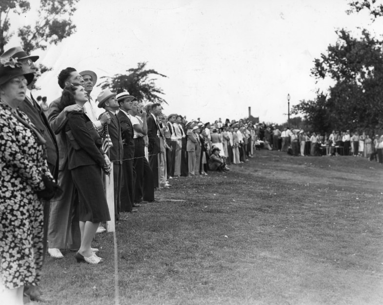 Hole-In-One Tournament Crowd, 1939