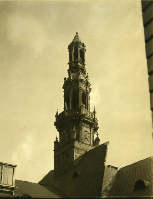 The historic main tower of the City Hall, over the Twelfth boulevard entrance, which is to be torn down, 1936