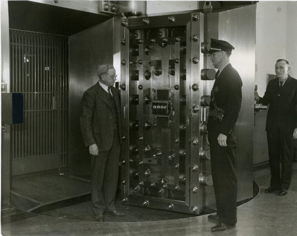 Opening of the vault door at the Mercantile Trust Company, 1939