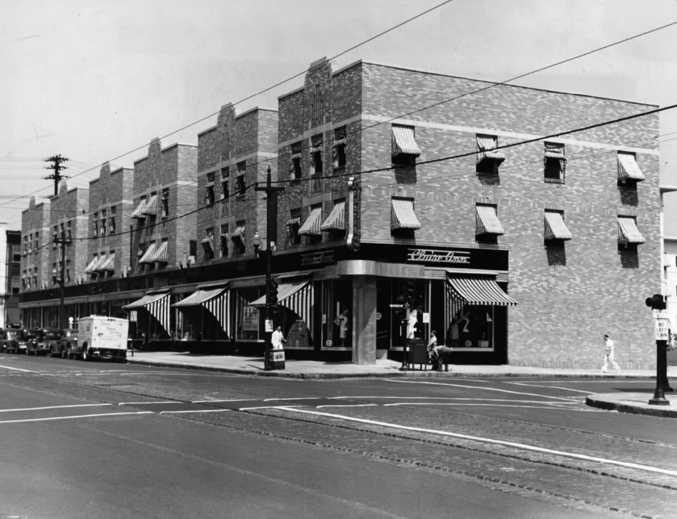 Donaldson Court Apartment Shops, 1937