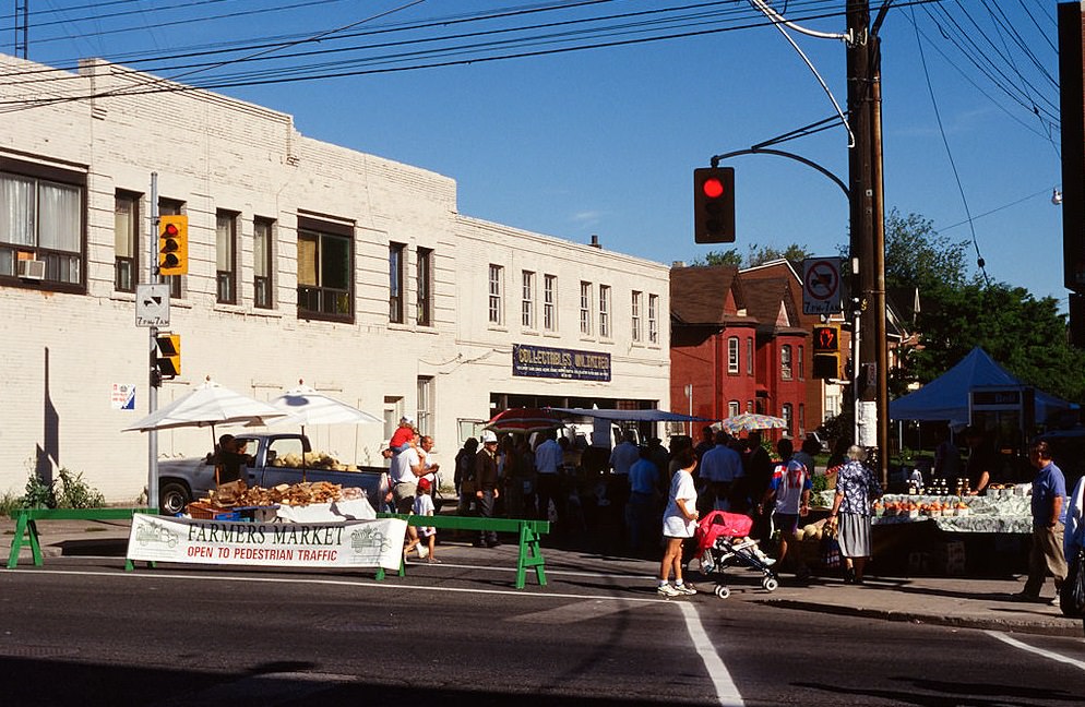 Dundas Street and Pacific Avenue, looking north, 1987