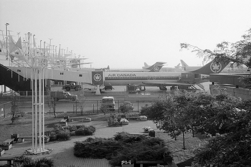 Toronto International Airport, 1983