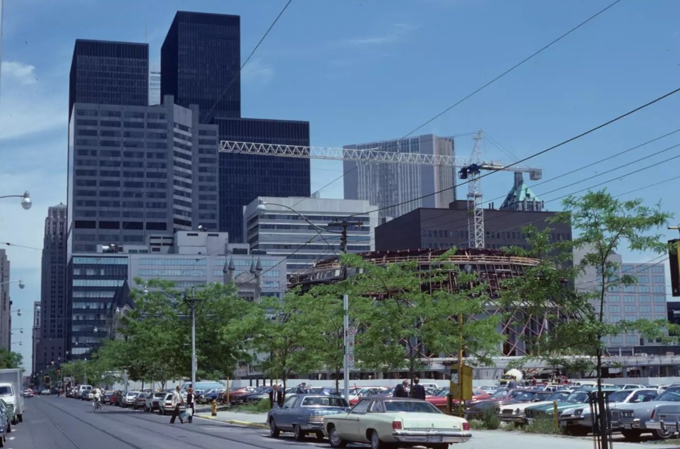 Looking east across King from Duncan Street, 1980s