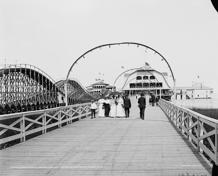 Boardwalk, casino, showing portion of scenic ry., Toledo, Ohio, 1904