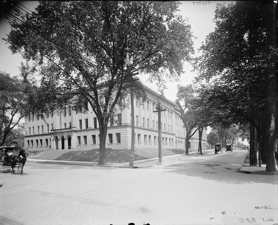 Central high school, Toledo, Ohio, 1902