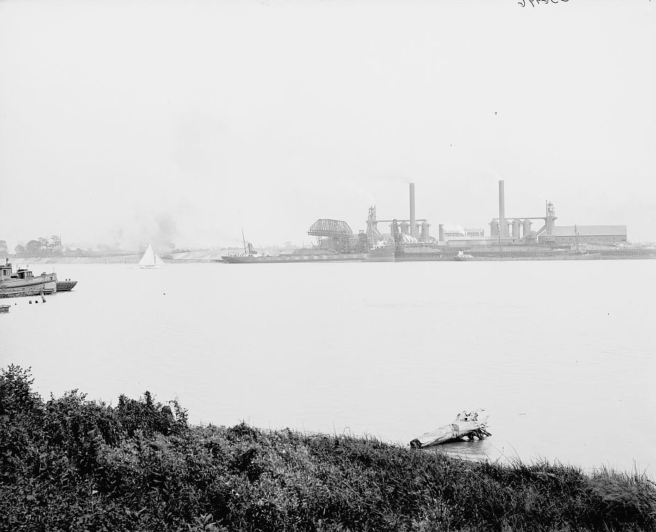 Blast furnaces from west bank of Maumee River, Toledo, Ohio, 1907