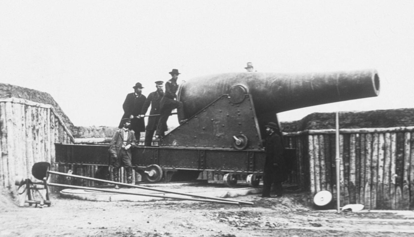 A 15 inch Rodman gun in Battery Rodgers, Alexandria in Virginia, 1865