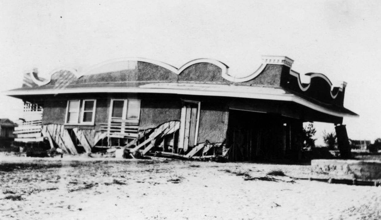 Loyd's House in Corpus Christi, Texas around the time of a hurricane in 1919.