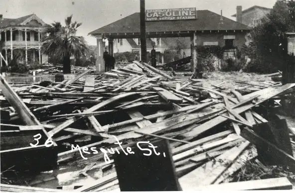 The Magnolia Petroleum Co. auto supply and filling station at Mesquite and Taylor streets following the 1919 hurricane. The Gold Fish bar is currently at this location.