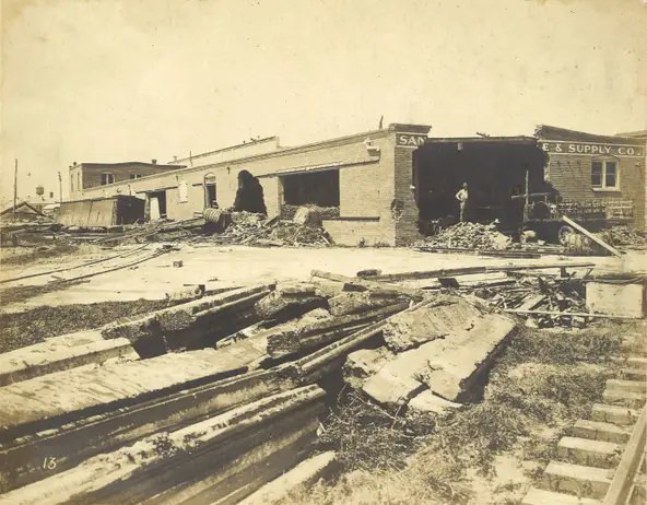 This was the San Antonio Machine & Supply Co. (SAMSCO) warehouse between Water and Chaparral streets near Coopers Alley.