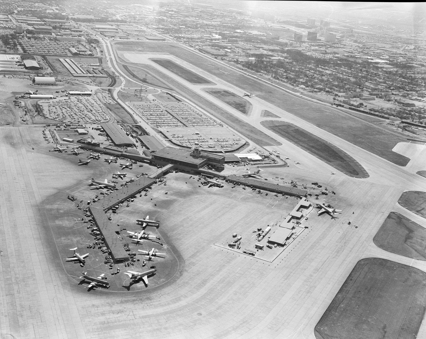 Love Field terminal, Dallas, 1960