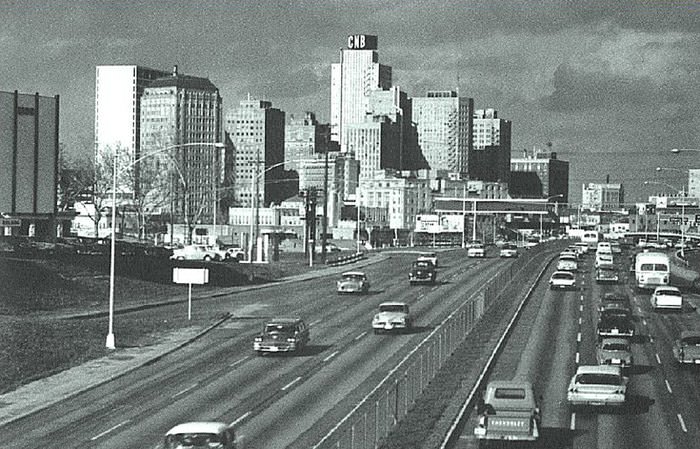 Traffic was already congested on the highway passing through downtown Fort Worth in the 1960s.