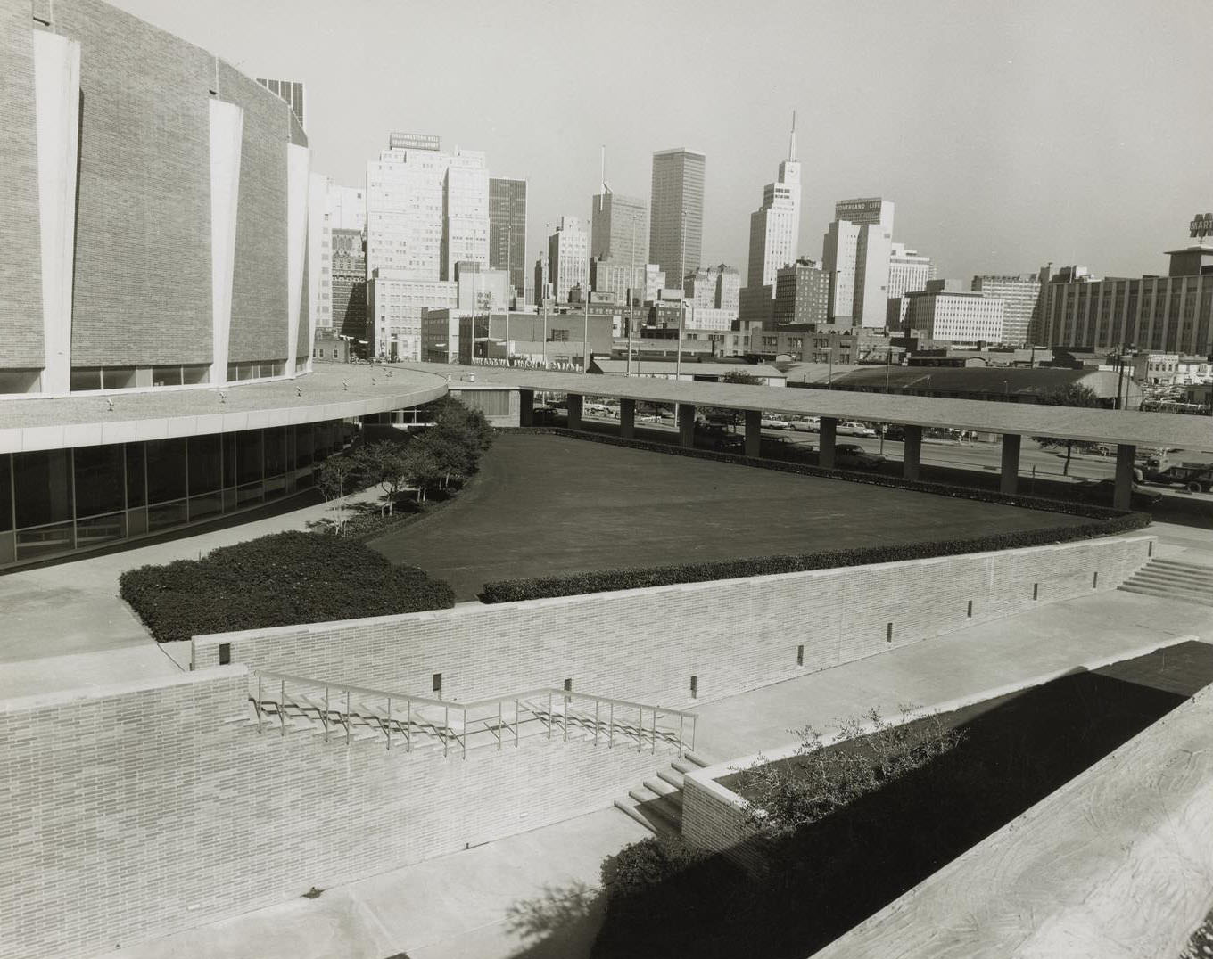 Dallas Memorial Auditorium Exterior Walkway, 1964