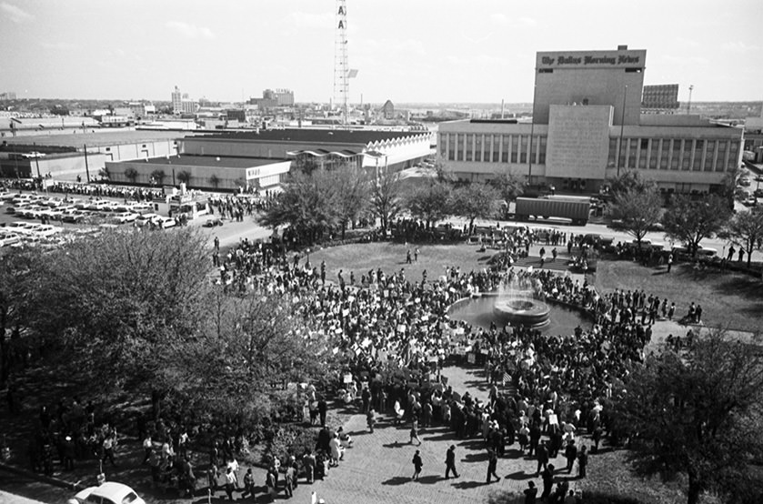 Civil rights march in Dallas outside Dallas Morning News building, 1965