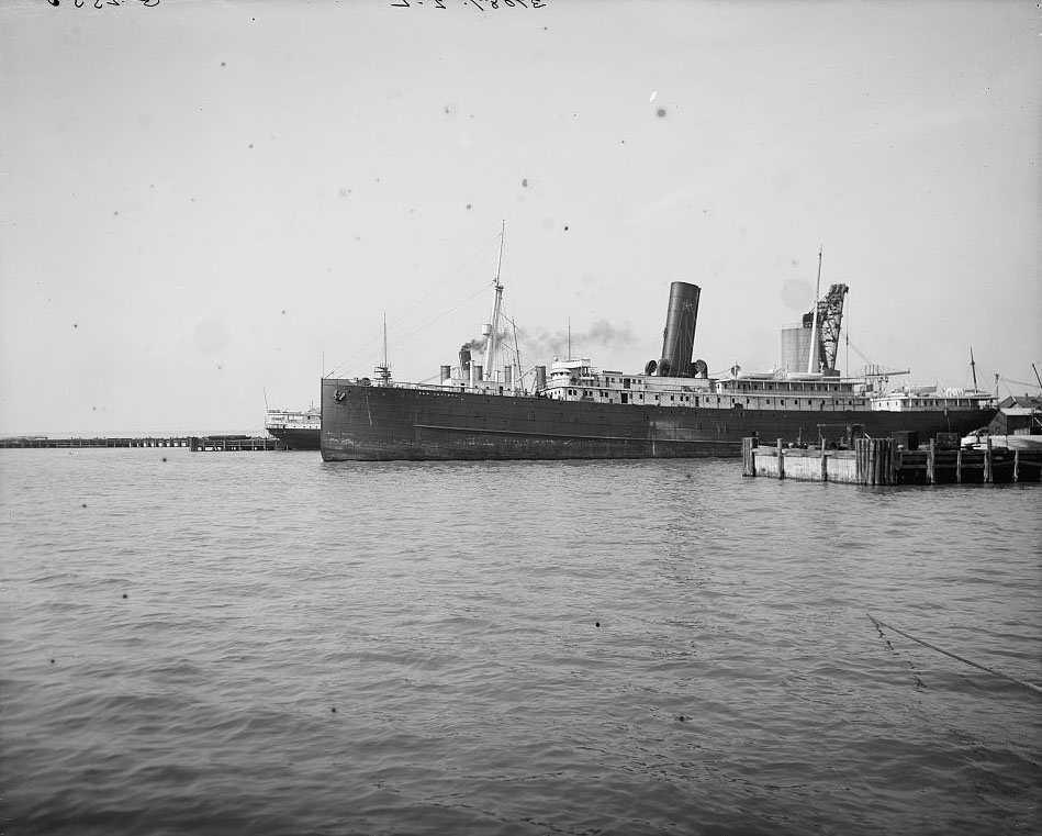 Newport News Shipbuilding and Dry Dock Company shipyard, 1900