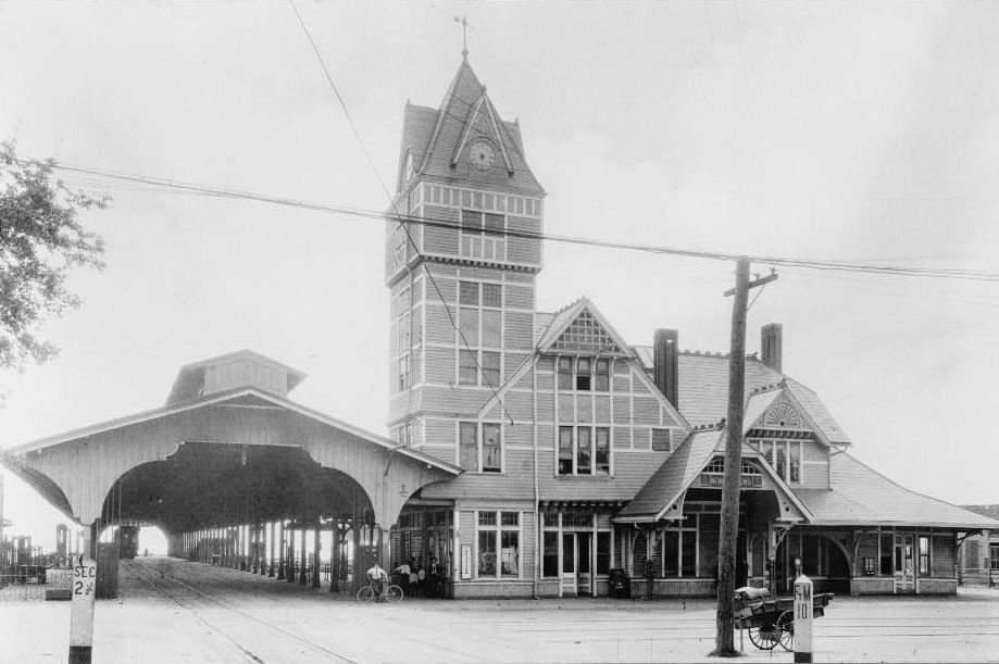 Chesapeake & Ohio Railroad Station at Newport News, Virginia, 1905