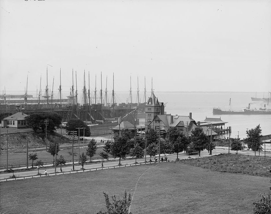 C. & O. (Chesapeake and Ohio Railway Company) station and terminal, Newport, Virginia, 1904