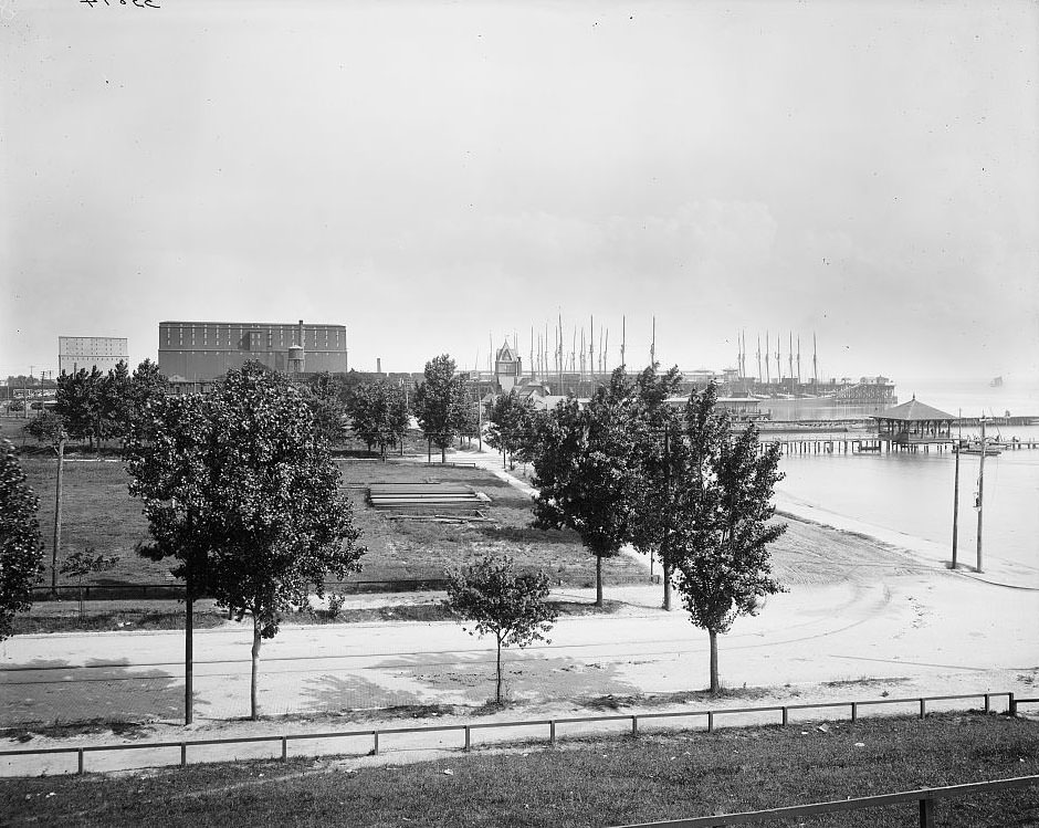 C. & O. (Chesapeake and Ohio Railway Company) station and terminal, Newport, Virginia, 1904