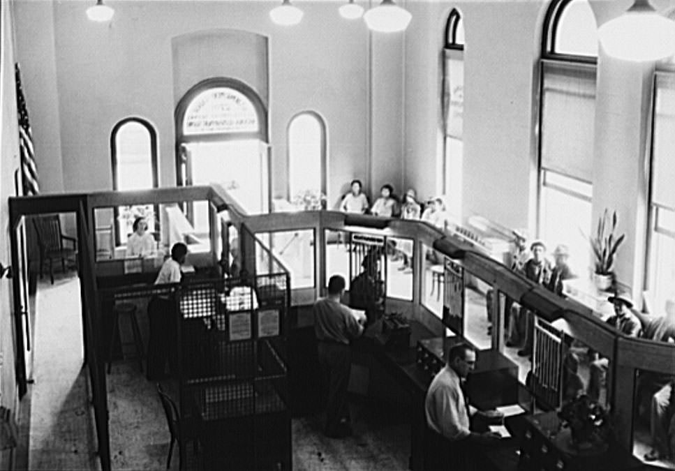 Re-employment service office. Newport News, Virginia, 1936