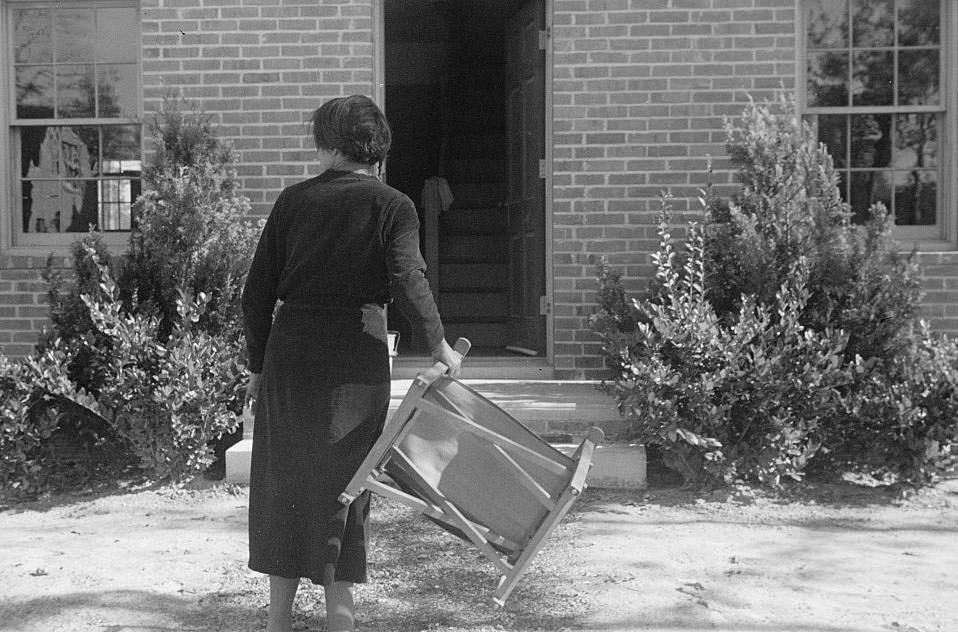 Young couple moving in at Newport News Homesteads, Virginia, 1937